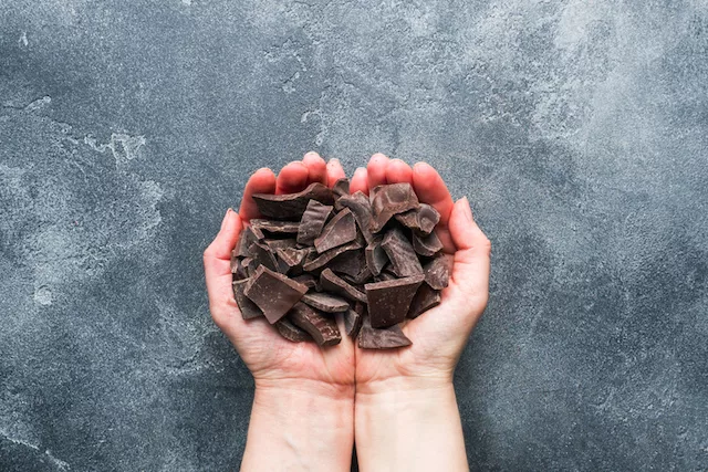hormone-balancing snacks dark chocolate